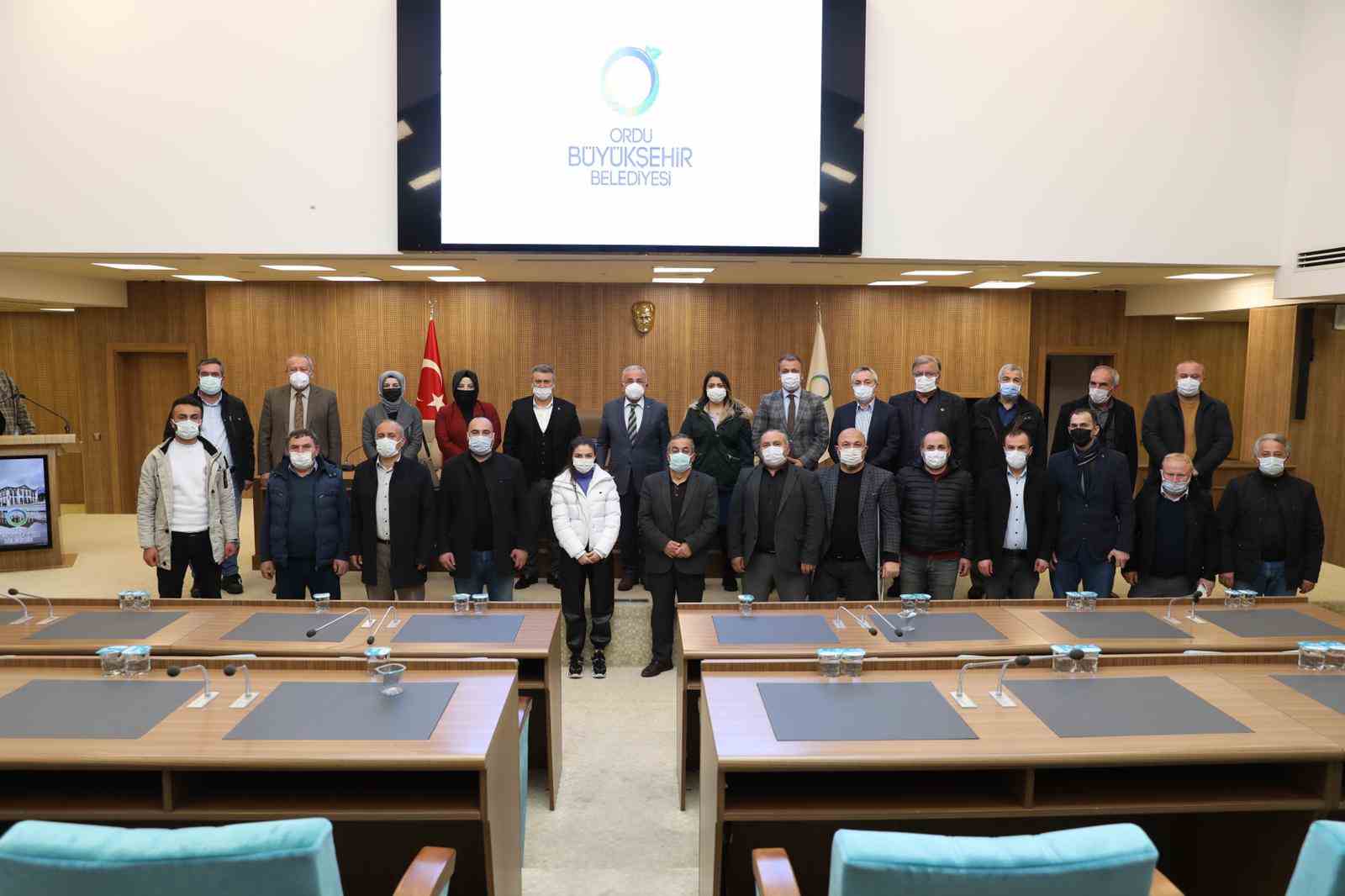 19 İLÇEDE YATIRIMLAR DEVAM EDİYOR